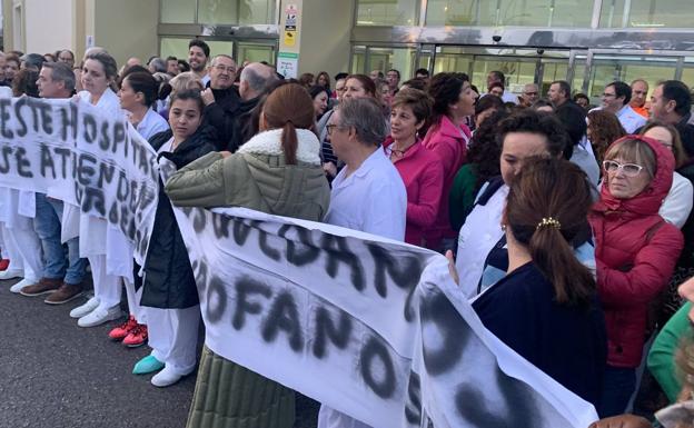 Los trabajadores del Hospital de Zafra continúan con las protestas al no compartir la versión de la Gerencia