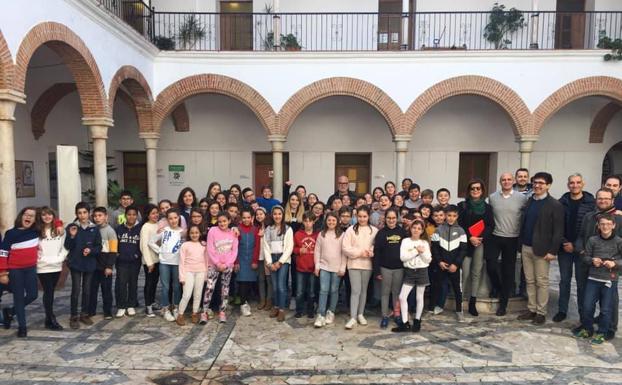 Los alumnos del IC San Pellegrino visitan a sus compañeros del colegio Pedro de Valencia