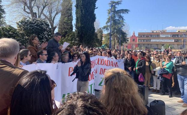 La Plataforma en Defensa del Hospital de Zafra pide una reunión con el director gerente del SES