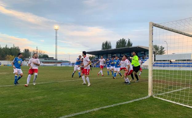 El Zafra Atlético juega este domingo otro partido clave en el campo del Gran Maestre