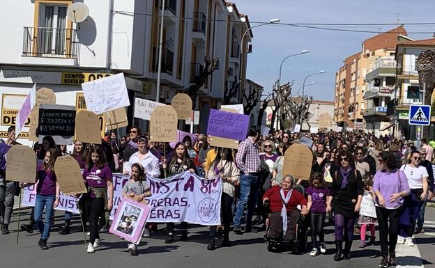 Zafra Violeta sacó a las calles su revolución el 8M por un mundo más justo para las mujeres