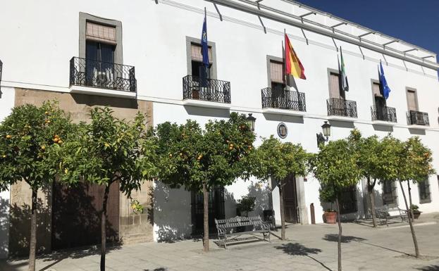 El Ayuntamiento adapta sus servicios a la alarma sanitaria y cierra la atención al público directa