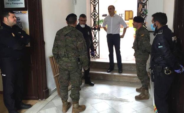 Policía Local, Guardia Civil y ejército velan por el cumplimiento del estado de alarma
