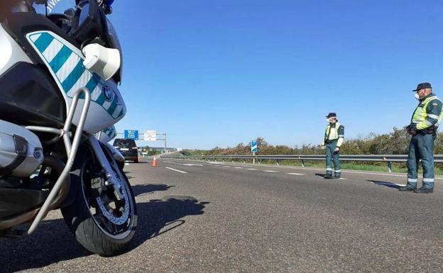 La Agrupación de Tráfico de la Guardia Civil intensificará los controles en carretera ante la desescalada en el Estado de Alarma
