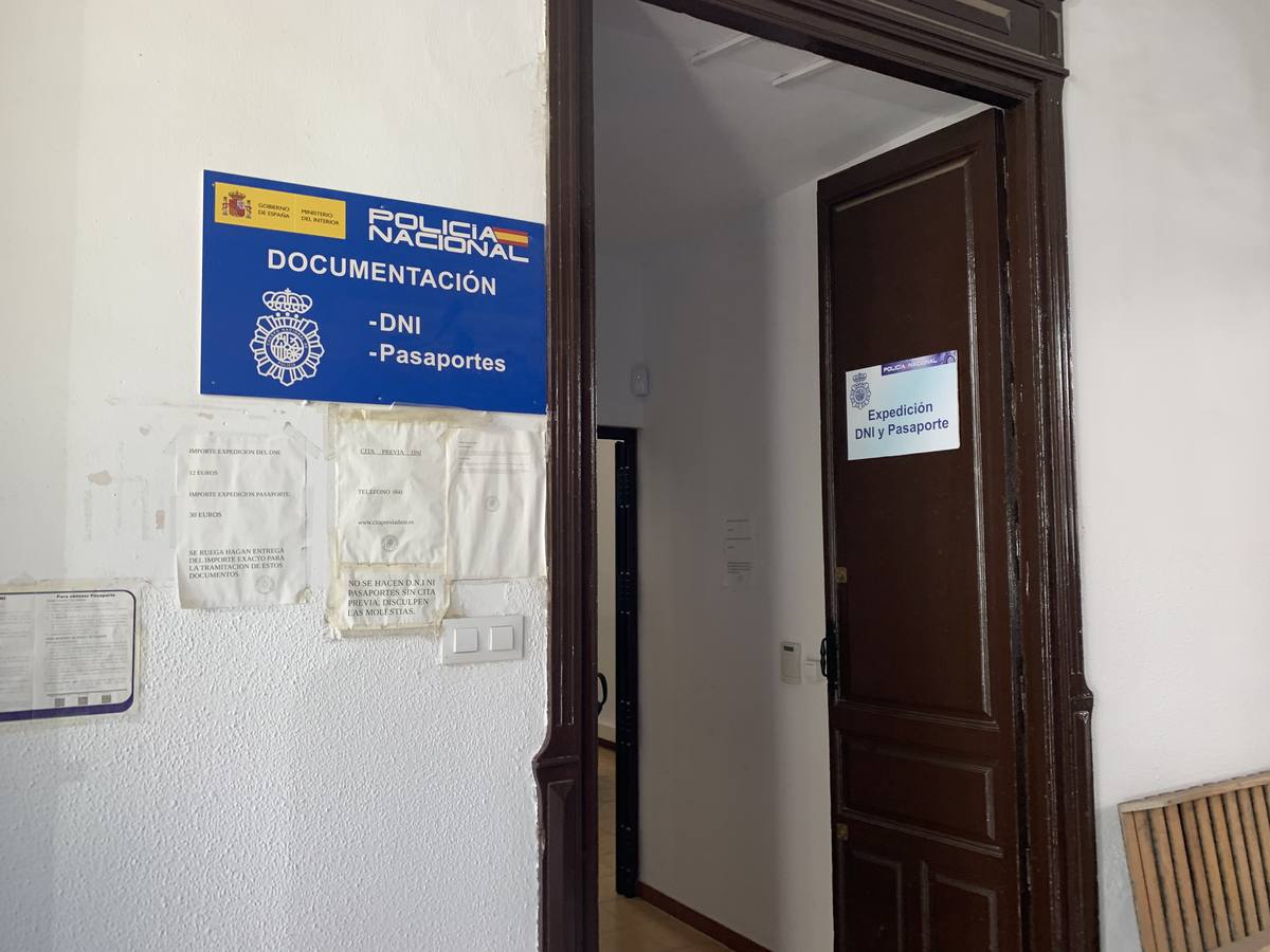 La Policía Nacional reinicia de forma progresiva el servicio de cita previa para obtención o renovación del DNIe o Pasaporte