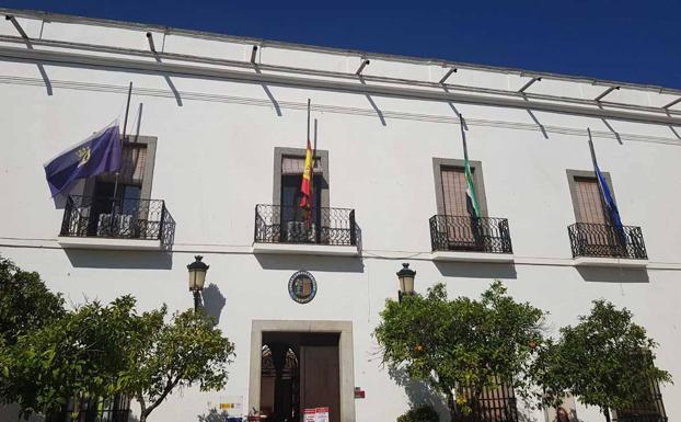 El Ayuntamiento de Zafra se suma a muestras de condolencias por los fallecidos por el Coronavirus