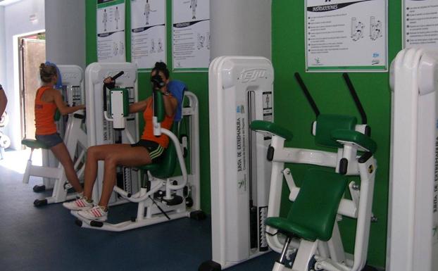 El Ayuntamiento abre las pistas de pádel y el Gimnasio Municipal en la Ciudad Deportiva con medidas de protección y seguridad