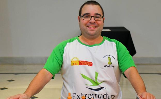 El Gran Maestro Pérez Candelario vence en la primera ronda del I Torneo Iberoamericano Online de Ajedrez