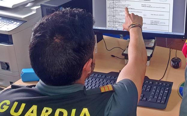 La Guardia Civil investigó a un gestor de seguros por estafar 12.000 euros a dos vecinos de Zafra y Los Santos de Maimona