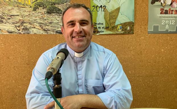 El sacerdote José Antonio Sequeda comienza una nueva etapa pastoral en Fuente del Maestre y La Lapa