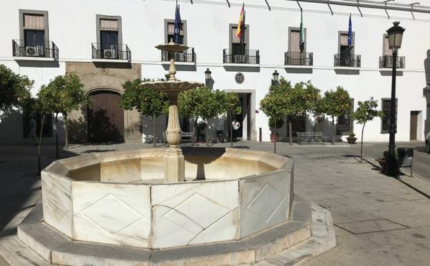 Prohibida la aglomeración de personas en la vía pública y espacios al aire libre y los botellones en la calle