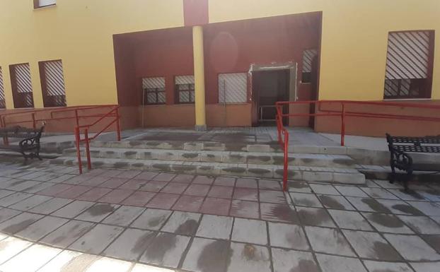 Finalizan las obras de adecuación de una sala de visitas en la residencia de mayores José González Barrero