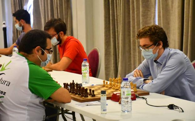 El maestro Manuel Pérez Candelario termina sexto en el Campeonato de España Individual Absoluto y Femenino