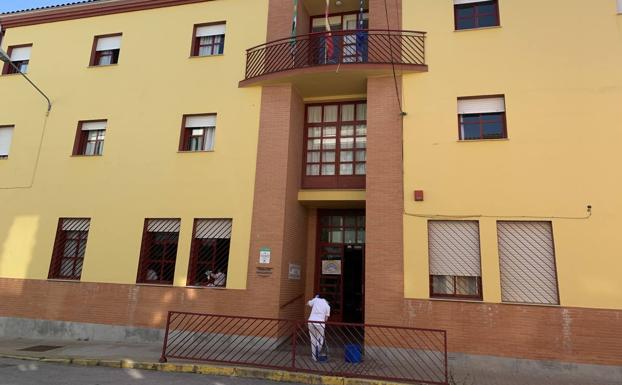 Los trabajadores de la residencia de mayores 'José González Barrero' también dan negativo en las PCR