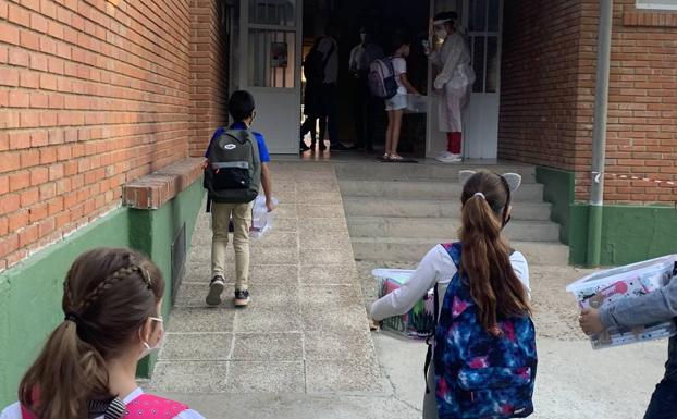 Un aula burbuja del colegio Germán Cid pasa a la modalidad a distancia tras confirmarse un positivo por coronavirus en ella