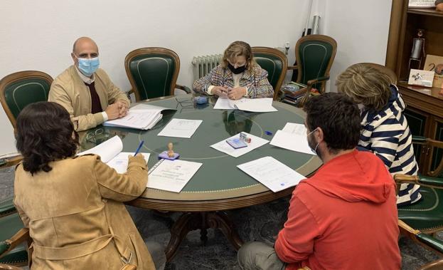 Un total de 22 asociaciones firman convenios con el Ayuntamiento por valor de 81.149 euros
