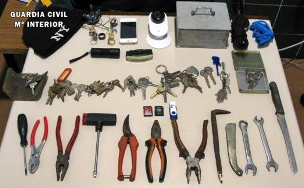 La Guardia Civil detiene a dos personas por los robos en dos viviendas de Zafra y Puebla de Sancho Pérez