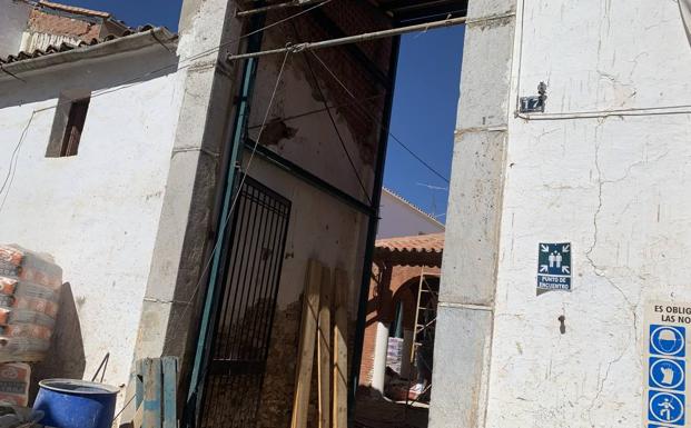 La circulación en la calle San José se restablece este viernes tras finalizar la obra del Hospital de San Miguel