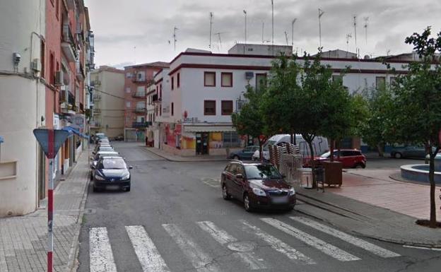 Una niña de 3 años resulta herida al ser atropellada en la calle Teniente Romero Baltasar