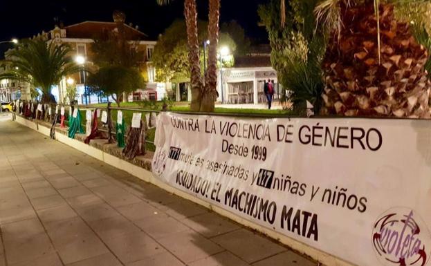 Zafra Violeta recuerda un año más que «el machismo mata, pero no a su lucha»