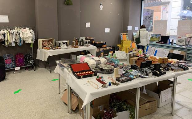 Productos de todo tipo se pueden encontrar en el Mercadillo Solidario de ASMI de este fin de semana