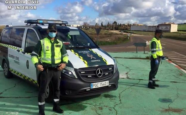 Dos conductores de autobuses escolares dieron positivo en drogas en Zafra y Santa Amalia