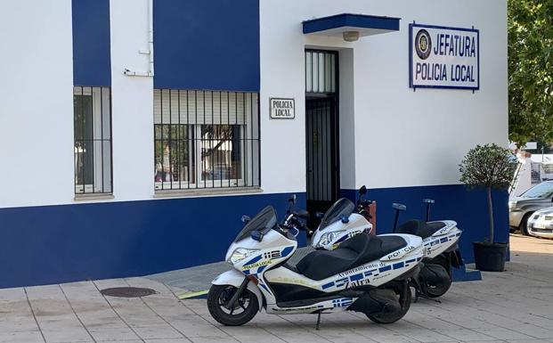 Dos agentes de la Policía Local han sido agredidos por tres jóvenes esta madrugada
