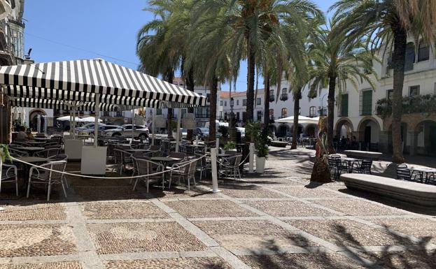 Los hosteleros vuelven a concentrarse este miércoles en la Plaza Grande