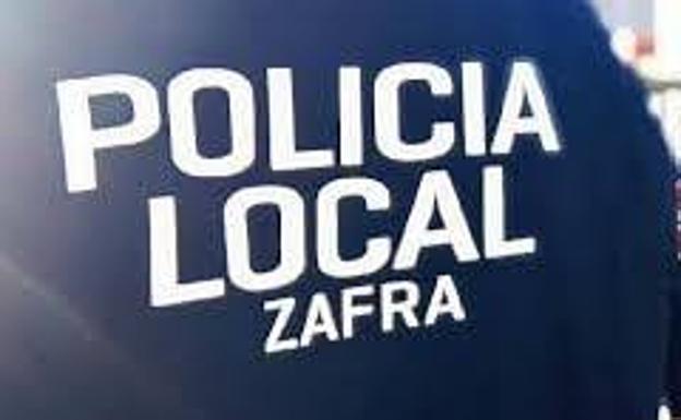 Los trabajadores del Ayuntamiento muestran su apoyo a los dos agentes de Policía Local agredidos