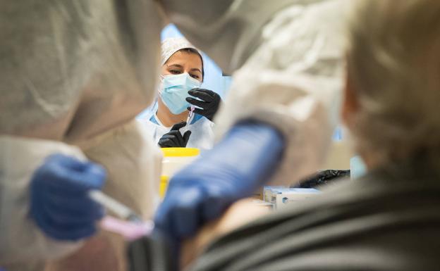 El número total de casos positivos por coronavirus activos se mantiene desde hace tres días en 199