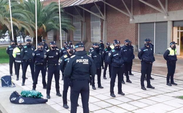 Un total de 26 futuros agentes de la Policía Local reciben en Zafra una formación sobre regulación del tráfico