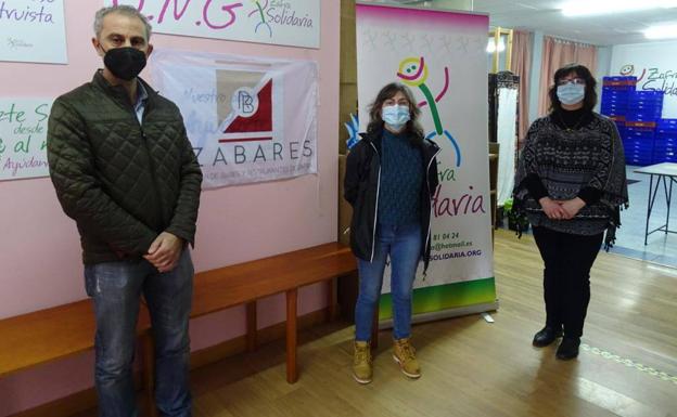 Zafra Solidaria ha repartido a sus familias un menú caliente elaborado por cocineros de la Asociación Azabares