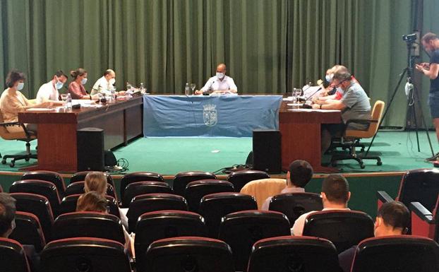 La Corporación Municipal aprueba un paquete de ayudas directas por valor de 100.000 euros para comerciantes y hosteleros