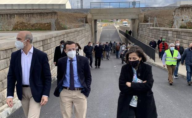 El paso soterrado que conecta los polígonos industriales con el casco urbano ya ha sido inaugurado