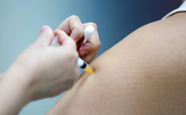 Extremadura volverá a vacunar con AstraZeneca a partir del miércoles