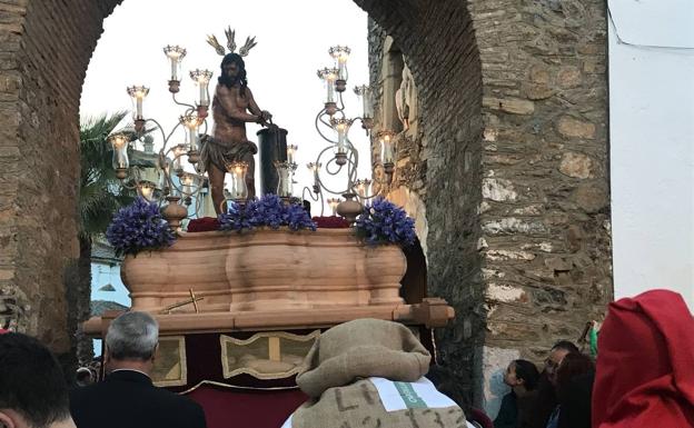 La Cofradía de Jesús Amarrado a la Columna celebra sus cultos por el Martes Santo en La Candelaria