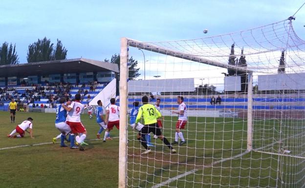 El próximo domingo el Zafra Atlético se enfrenta al Gran Maestre y homenajearán a Manuel Tortu y Carmen Victoria Albenca