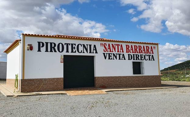 El dueño de la Pirotecnia Santa Bárbara inicia mañana una manifestación ante la falta de ayudas al sector