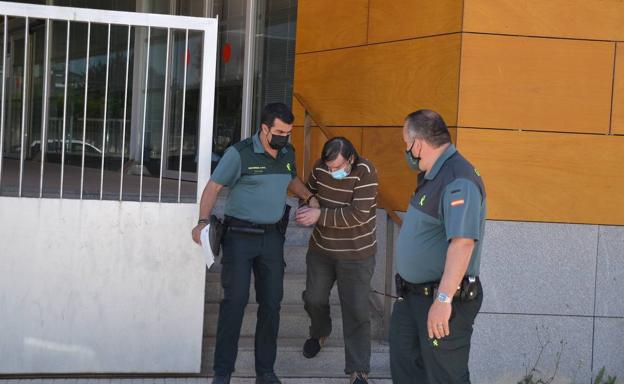 El presunto autor de los crímenes de sus hermanos en Los Santos ha declarado en los jugados de Zafra y el juez ha decretado prisión provisional sin fianza