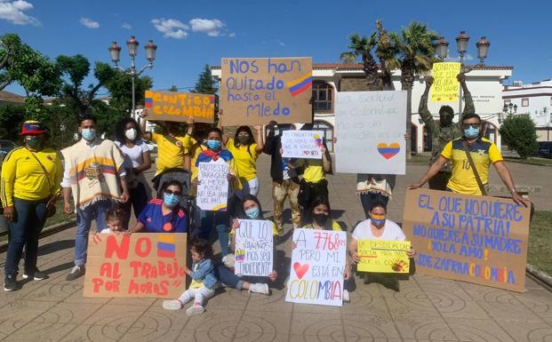 El pueblo colombiano muestra desde Zafra su apoyo a sus compatriotas