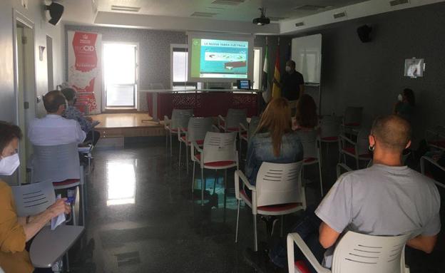 La nueva tarifa de la luz fue tratada en una charla del Centro Mancomunado de Consumo Río Bodión