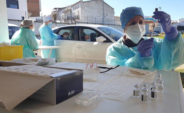 Nuevas fechas de vacunaciones para la segunda dosis de AstraZeneca y los vecinos de entre 47 y 44 años