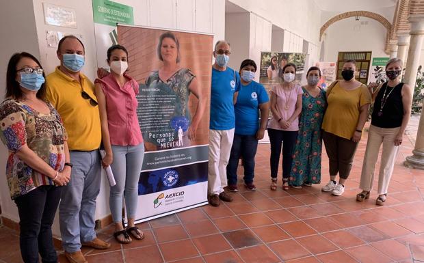La muestra 'Personas que se mueven' de Médicos del Mundo puede visitarse en el patio del Ayuntamiento