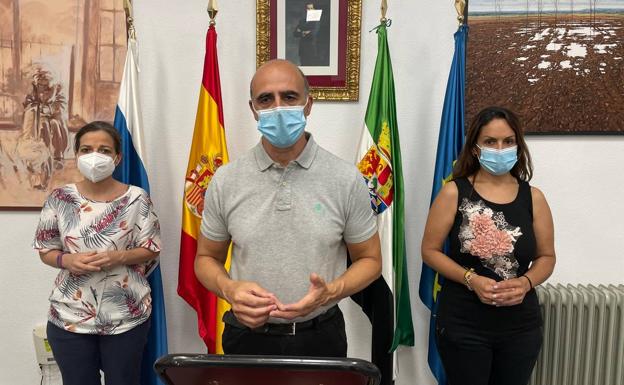 El Ayuntamiento cierra durante una semana la piscina municipal y no realizará actividades multitudinarias para frenar los contagios
