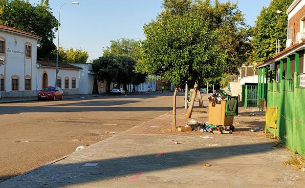 Unidas por Zafra-IU denuncia la falta de limpieza en el recinto ferial tras el mercadillo de los domingos
