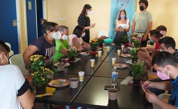 Aimcoz desarrolla durante el verano distintas actividades de normalización y sensibilización