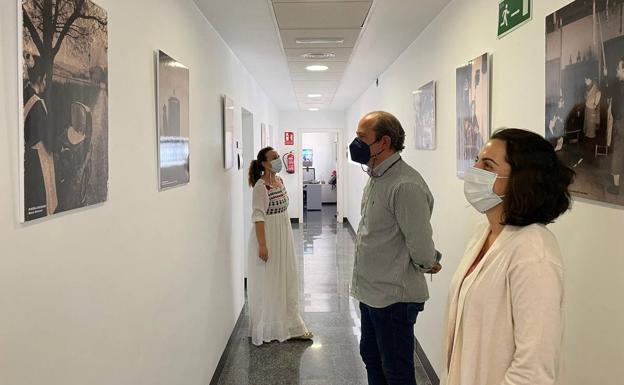 Una exposición de fotografías rinde homenaje a la mujer rural y reivindica la importancia de su papel