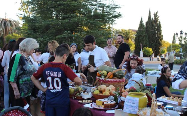 Zafra celebra hoy viernes su V Fiesta de la Chaquetía en la Plaza del Alcázar