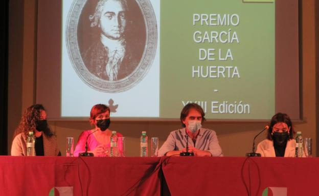 Antonio Solado recibió agradecido el XXIII Premio de Poesía García de la Huerta por 'Origen'