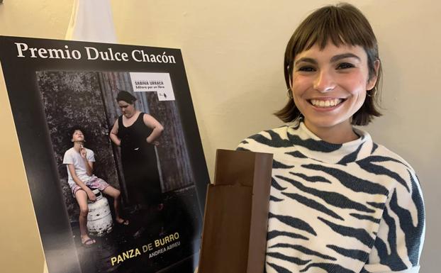 Andrea Breu donará los 9.000 euros del Premio Dulce Chacón a los damnificados por el volcán de la Palma y los campamentos de migrantes de Canarias